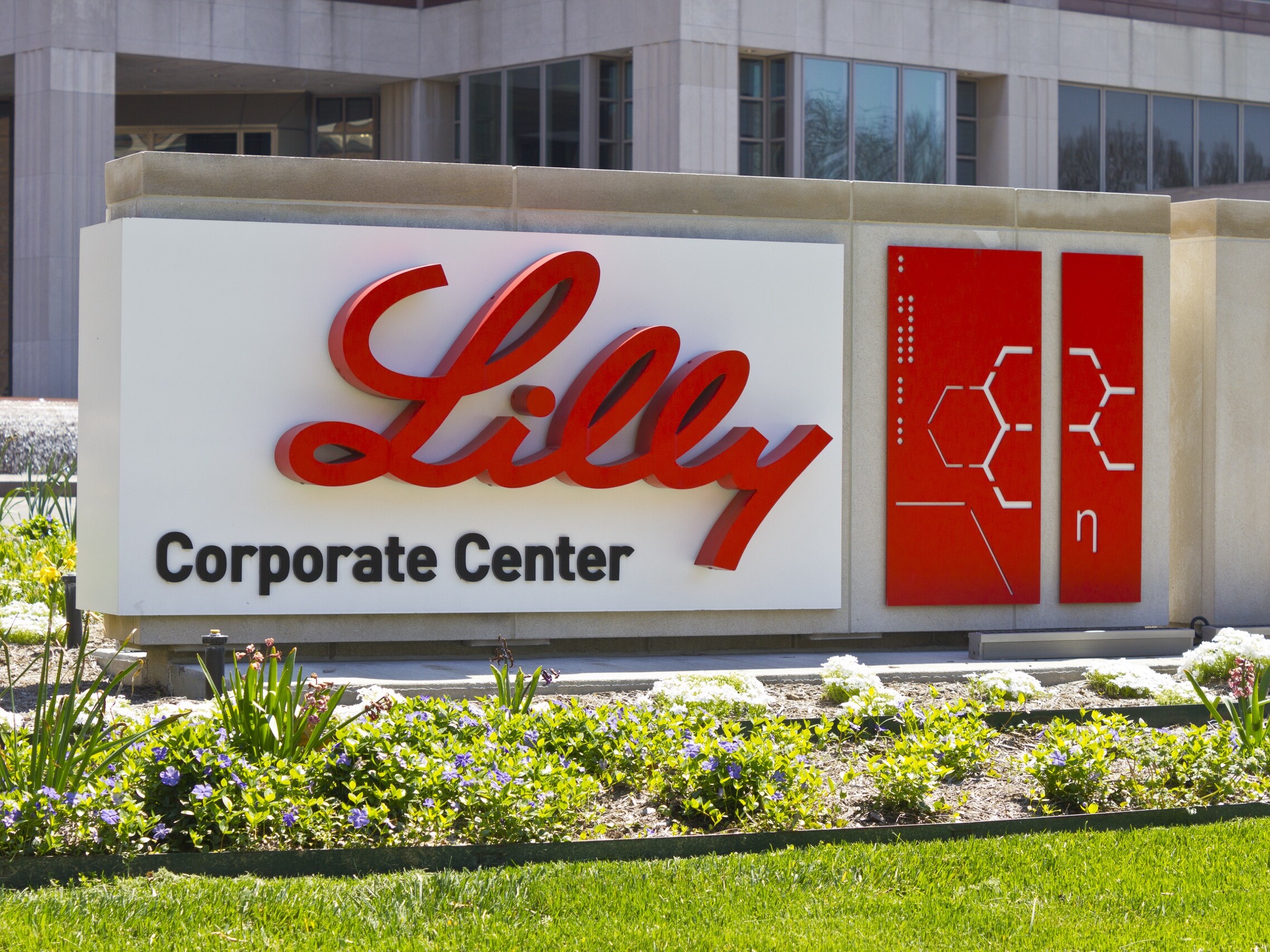 indianapolis, ,circa,april,2016:,eli,lilly,and,company,world